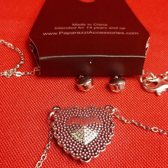 Paparazzi Earrings Necklace Set Out of the Glitteryness of Your Heart White - Picture 7 of 11